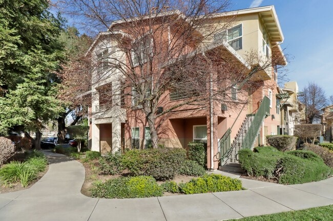 The Lexington Apartments