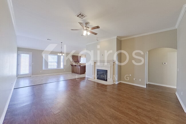 Photo - 4210 Syracuse St