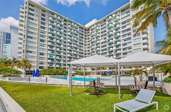 Building Photo - 1200 West Ave Unit 317 Rental
