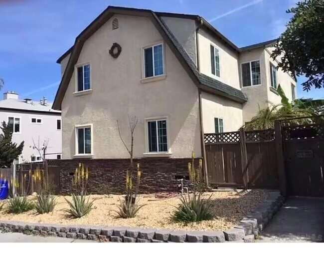 Building Photo - 3680 Voltaire St Unit 3680 Voltaire