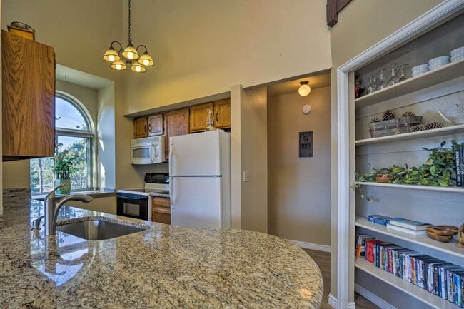 Photo - 920 Ponderosa Way