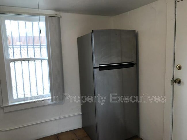 Photo - 2632 N Stone Ave