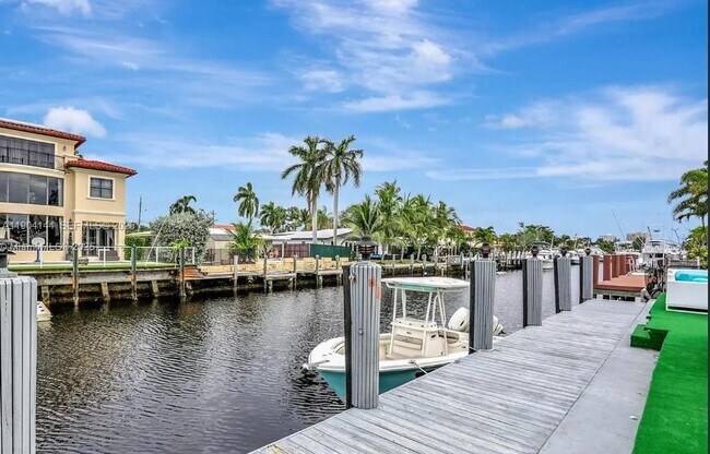 Building Photo - 2321 SE 15th St