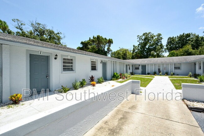Building Photo - 2519 9th Ave W Unit Apt 8
