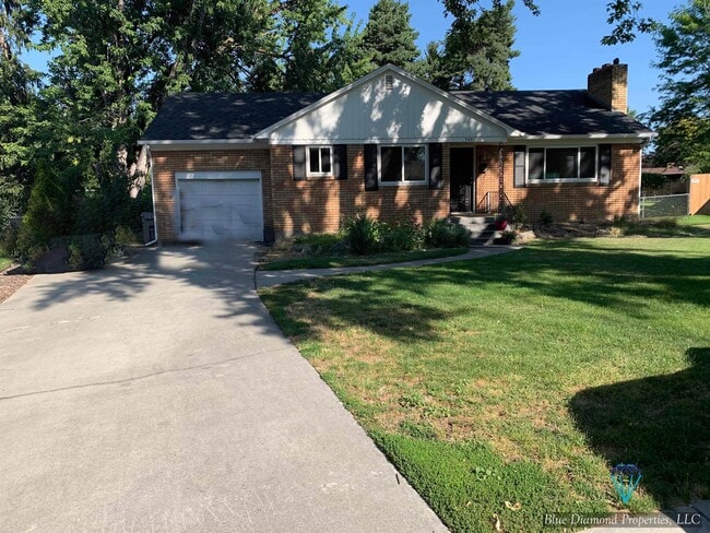 Photo - 2821 N Weaver Cir