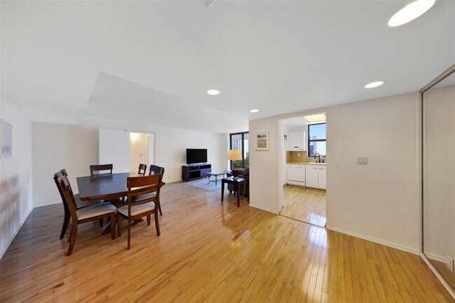 Photo - 18181 NE 31st Ct Unit 804