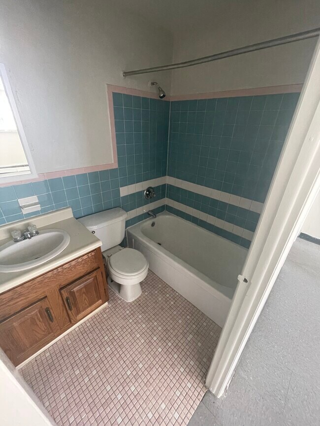 Photo - 947 Grand Ave