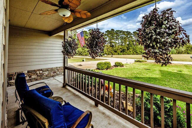 Building Photo - 14 Wildwood Lake Dr