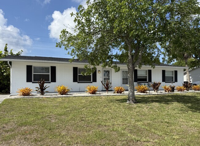 Building Photo - 606 Briarwood Rd