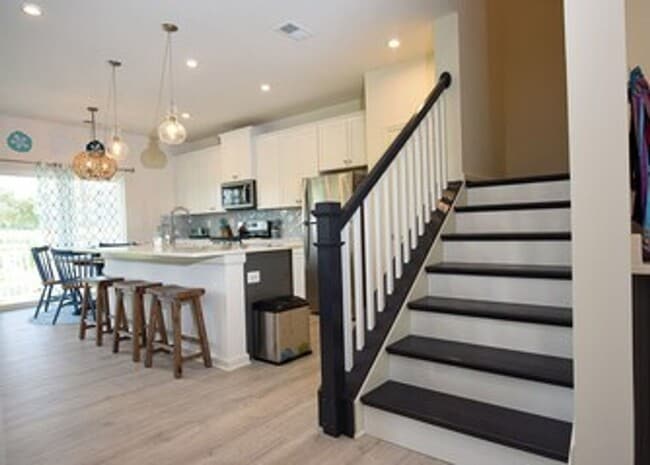 Photo - For rent - Furnished, Resort-Style Living ...