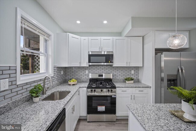 Photo - 328 S Macon St.