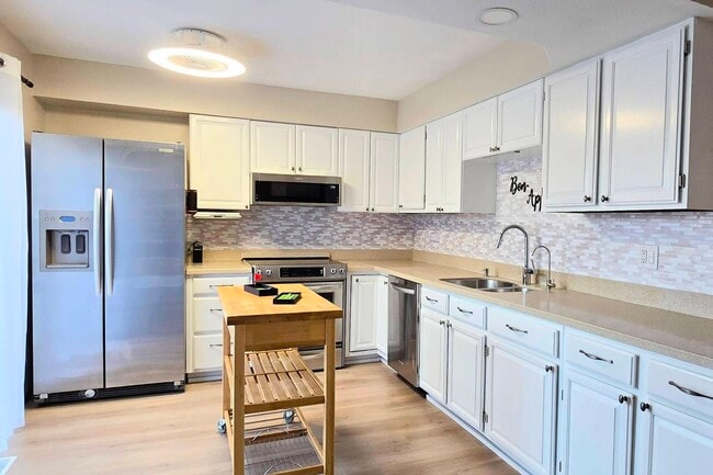 Photo - 963 Taylor Dr