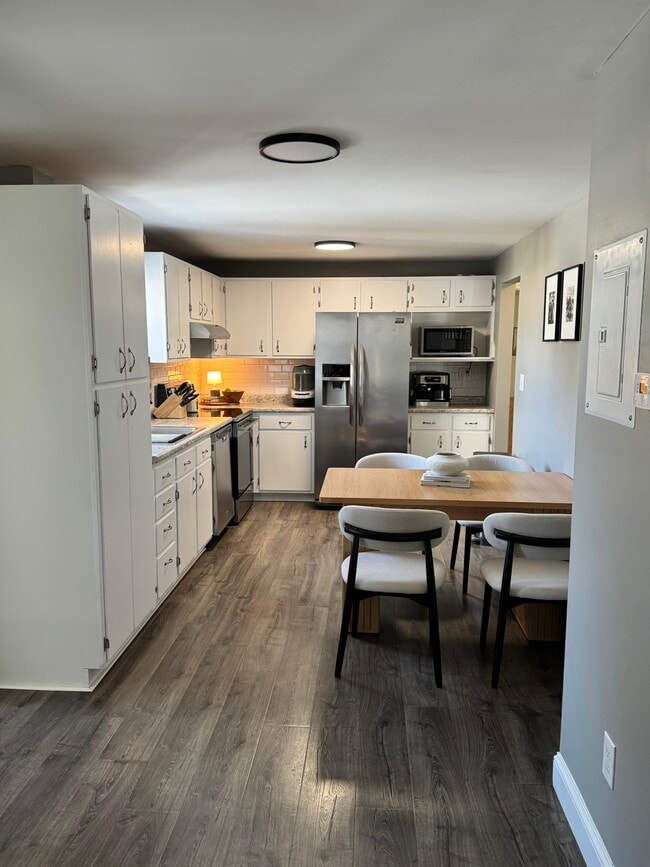 Photo - 126 Overland St