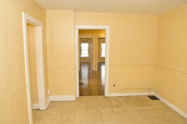 Photo - 865-869 Clifford Unidad 3 Bed Up