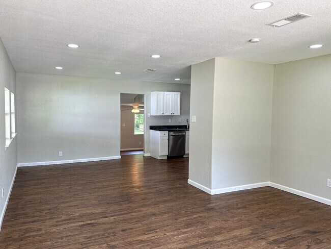 Photo - 4 Bedroom / 2 Bath