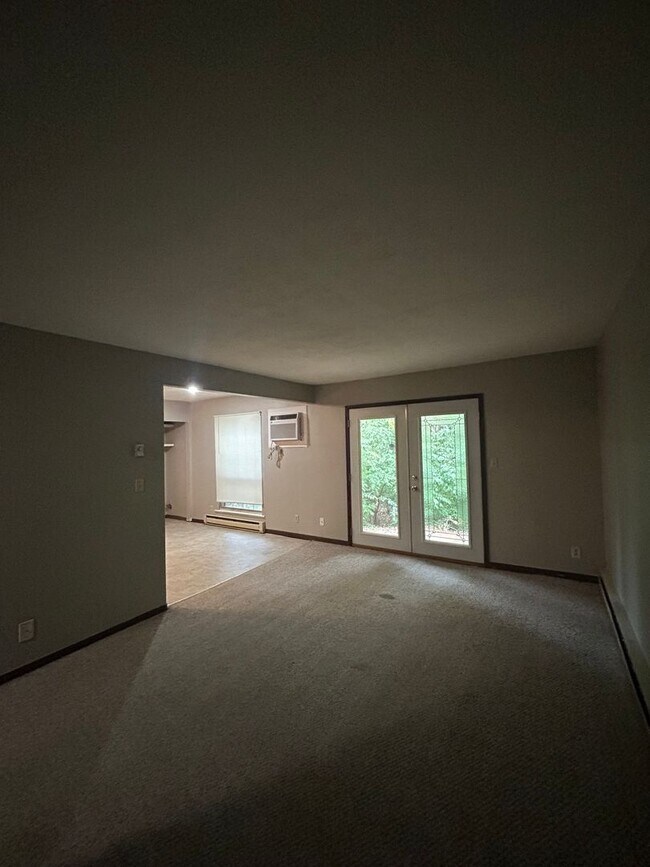 Photo - 60 Ironwood Ct Unit A