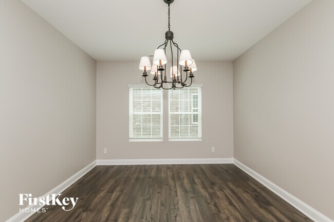 Photo - 2607 Whispering Way