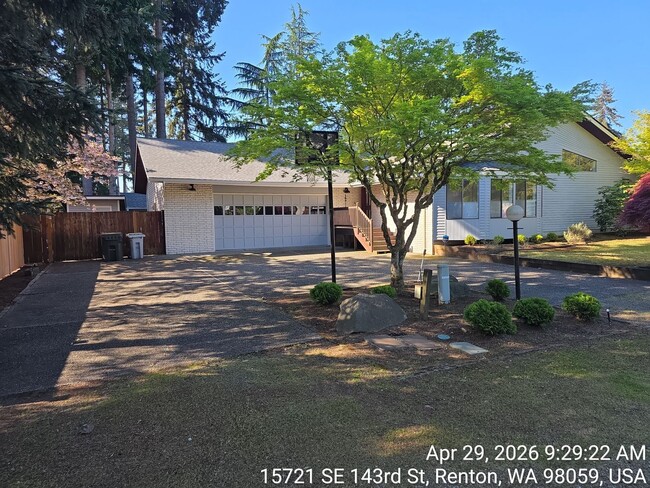 Building Photo - Renton - 4 bedroom 2.5 bath rental home - Custom home with large rooms - Available July 5th 2026