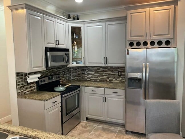 Building Photo - 6566 Spring Meadow Dr