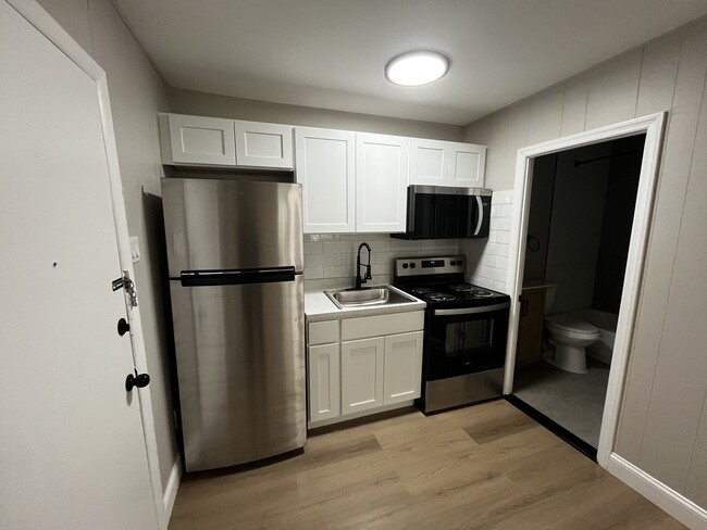 Building Photo - 318 Columbia Ave Unit 501