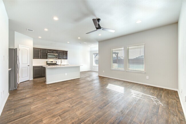 Photo - 21335 Hendricks Holw Ln