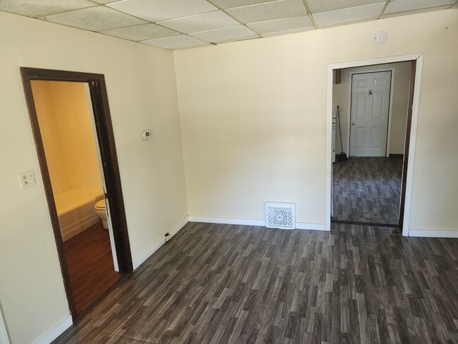 Photo - 434 Dorr St