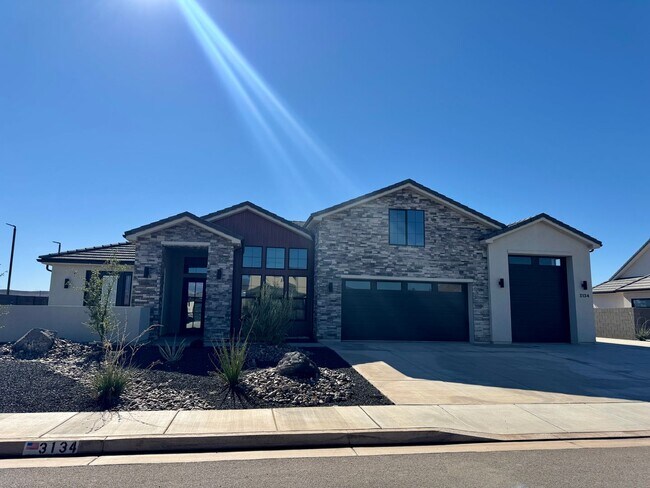 Photo - Beautiful Modern 5 Bedroom Furnished Home!!