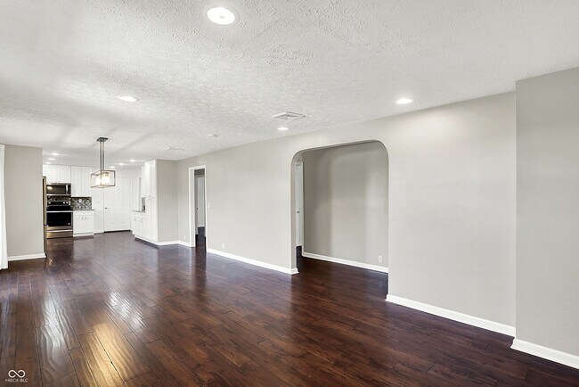 Photo - 301 W Pierce St