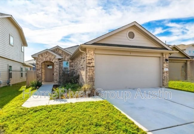 Photo - 120 Blue Sage Dr House