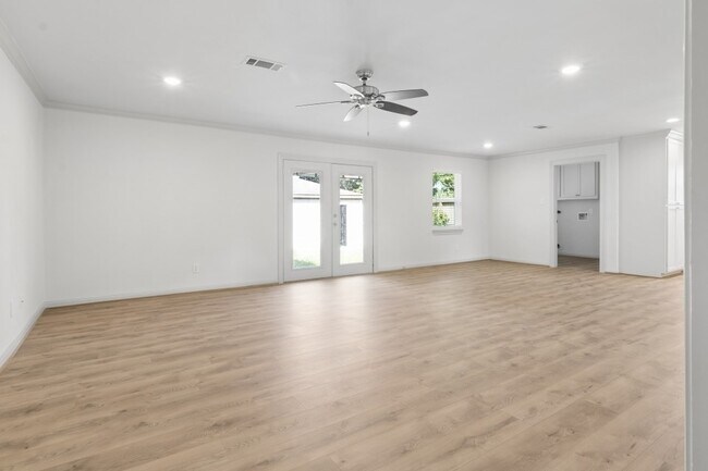 6022 Beaudry Dr