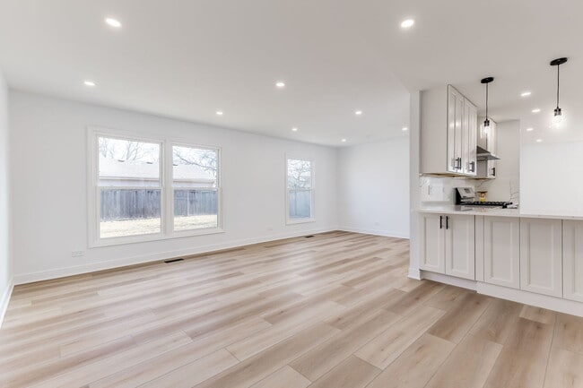 Photo - 1225 Radcliffe Rd