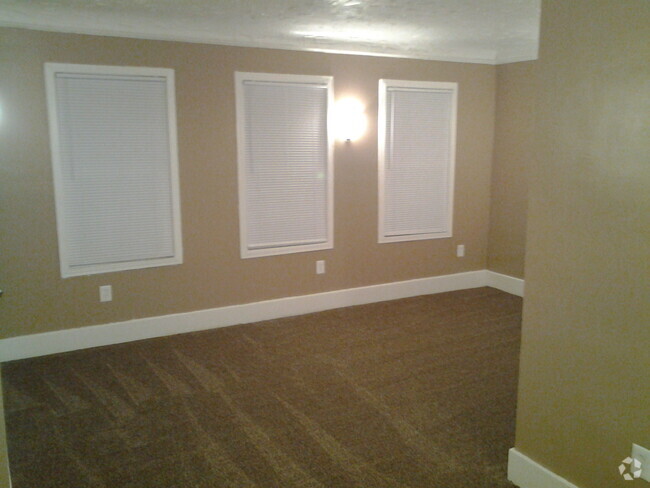 Building Photo - 3200 Glynn Ct Unit 1 Bedroom Rental