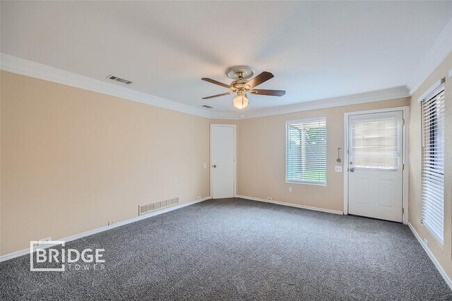 Photo - 3005 Saddlehead Dr