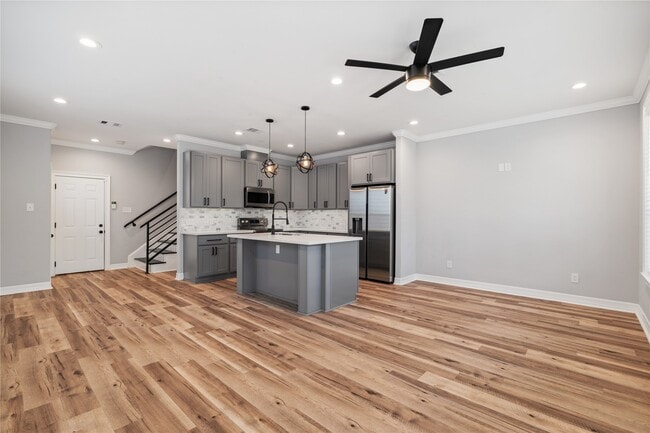 Photo - 1028 Melneeka Ln