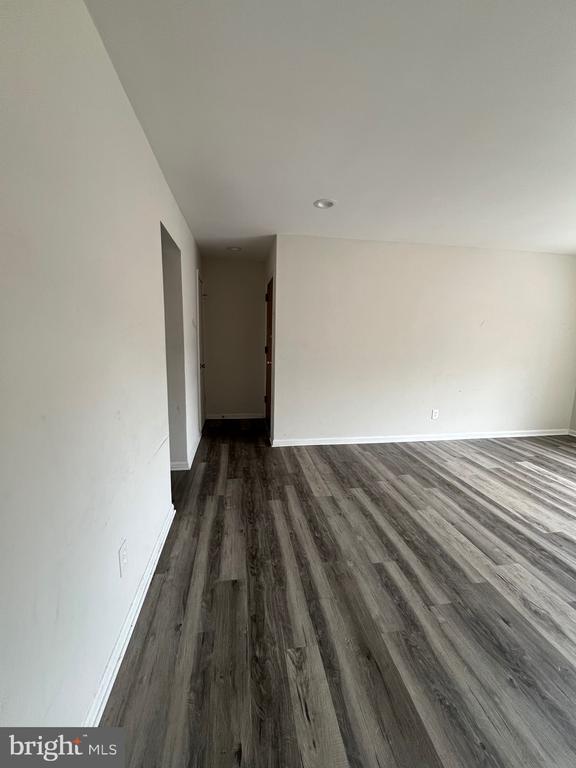 Building Photo - 2109 Fort Davis St SE Unit 301