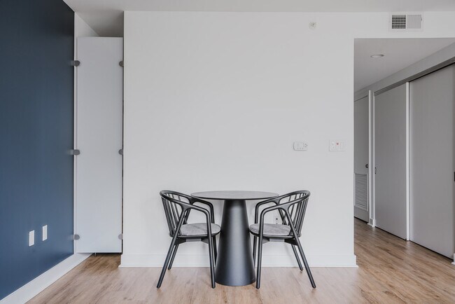 Photo - 875 10th St NW Unidad FL7-ID1214