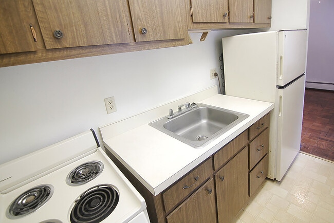 Building Photo - 1230 End E Ave Unit 2