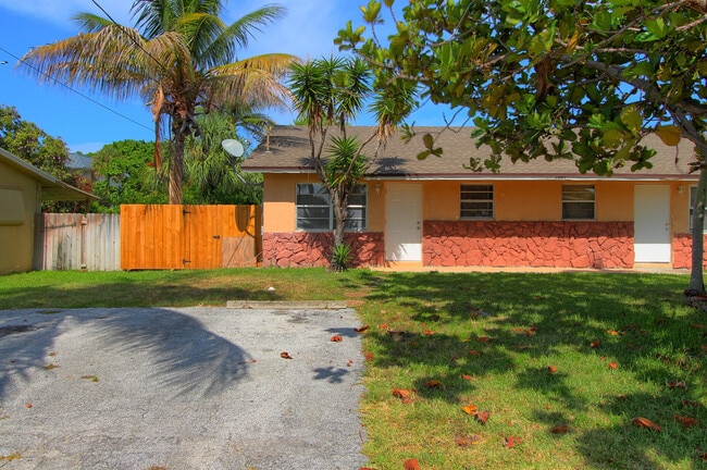 Building Photo - 1045 Miami Blvd