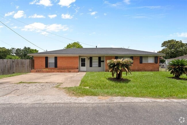 Building Photo - 815 Rugeley St Rental