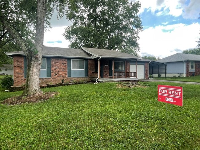 Building Photo - Great Location 3 bedroom 1 bath 1car garage