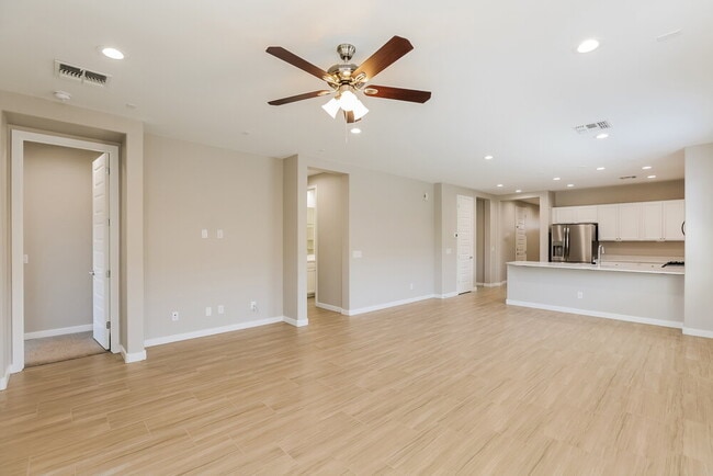 Photo - 1219 E Glass Ln