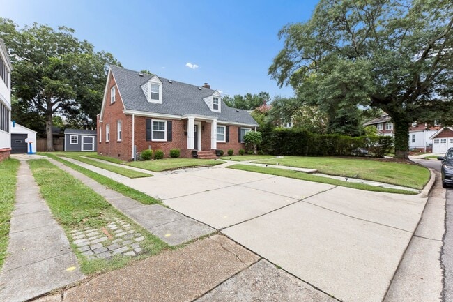 Photo - 910 Baldwin Ave