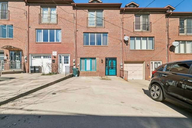 Photo - 3379 Frederick St