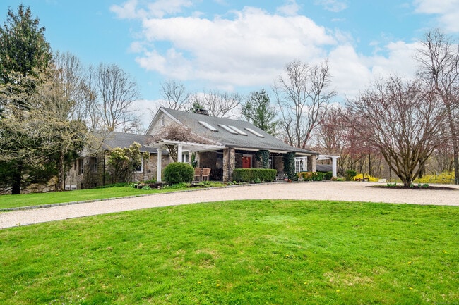 Photo - 58 Woodchuck Ln