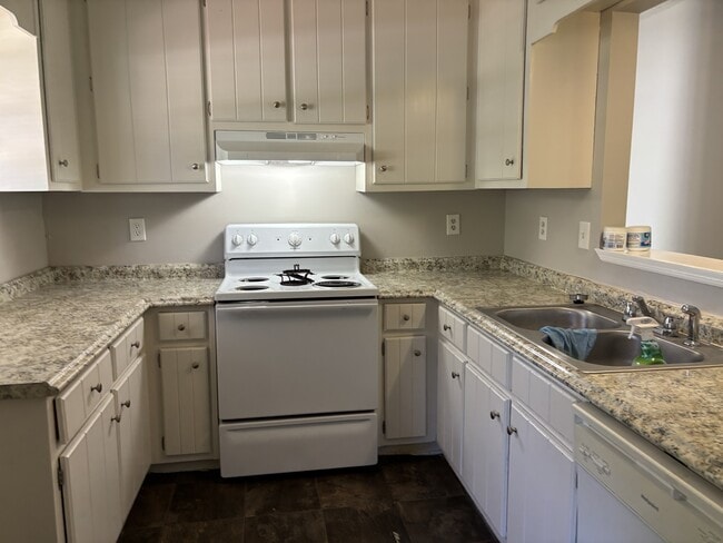 Photo - 6548 King George Way