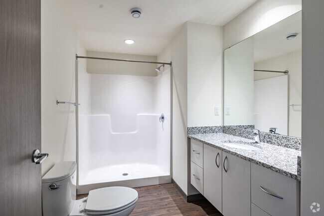 1BR, 1BA - 738SF