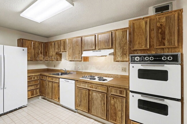 Photo - 8380 Greensboro Dr Unit 104