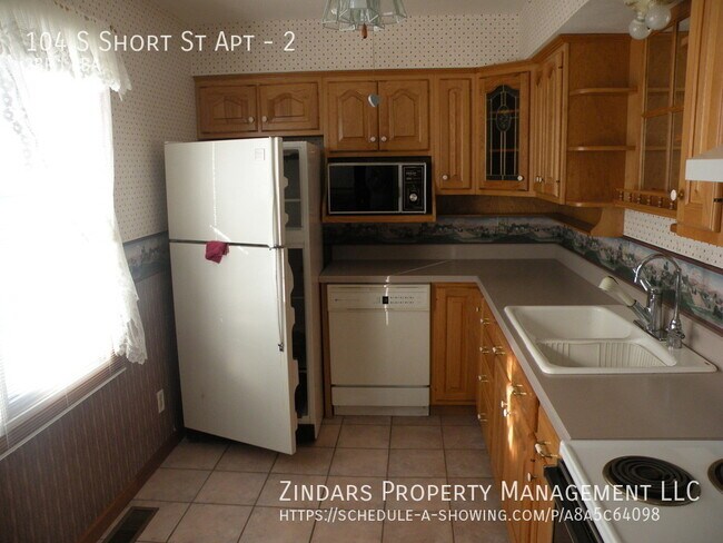 Building Photo - 104 S Short St Unit 2