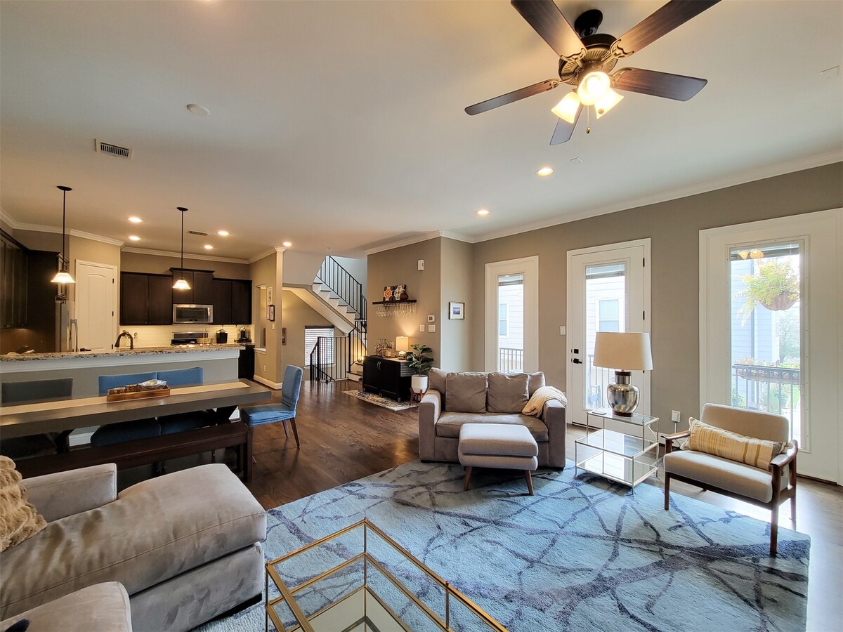 Photo - 925 W 19th St