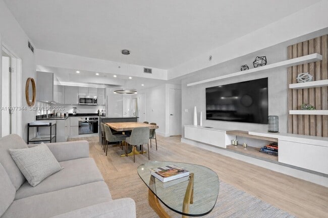 Building Photo - 1010 Brickell Ave Unit 4009